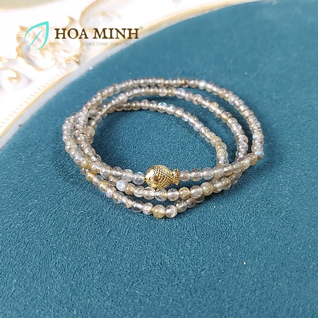 2-vong-tay-quan-3-da-hac-nguyet-quang-labradorite-size-hat-mini-3-7-li-phoi-charm-ca-chep-vang-xinh-xan-hoa-minh-gem.jpg
