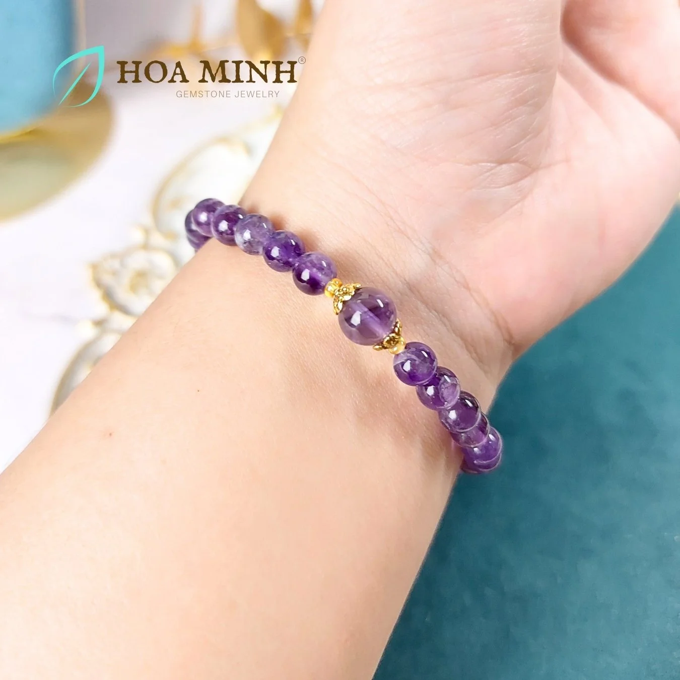 7-vong-tay-da-thach-anh-tim-amethyst-tu-nhien-size-hat-6-5-li-phoi-charm-ca-chep-vang-charm-op-hoa-sang-trong-hoa-minh-gem.jpg