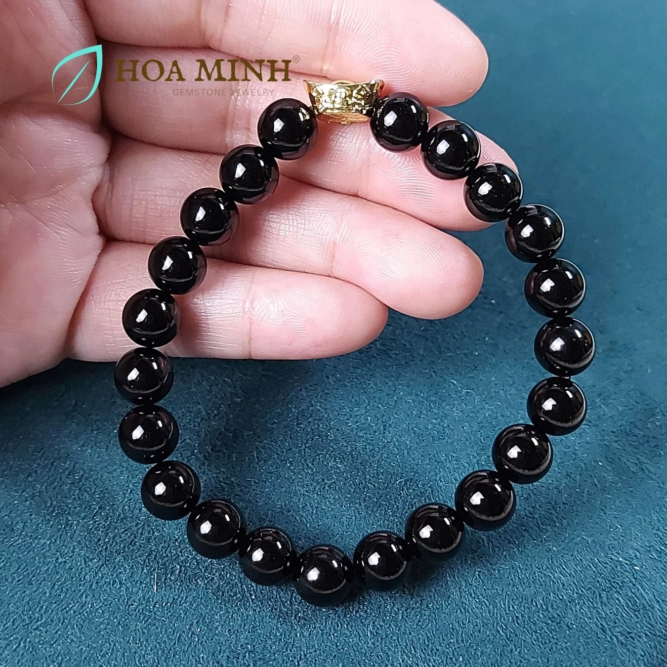 4-vong-tay-phong-thuy-da-ma-nao-den-size-hat-8-li-phoi-charm-luong-vang-xi-vang-may-man-hoa-minh-gem.jpg