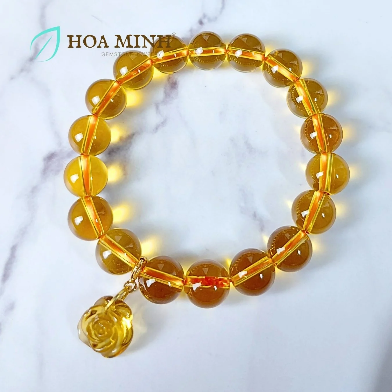 Vòng tay thiết kế đá Thạch Anh Vàng size hạt 10 li phối charm hoa hồng vàng phong cách sang trọng