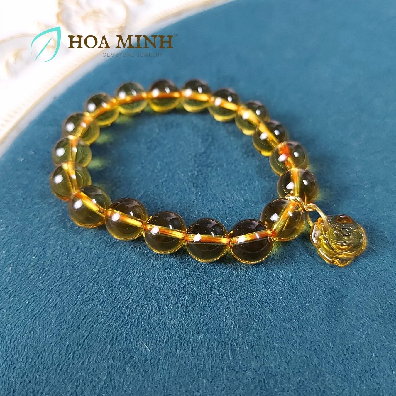 5-vong-tay-thiet-ke-da-thach-anh-vang-size-hat-10-li-phoi-charm-hoa-hong-vang-phong-cach-sang-trong-hop-menh-tho-kim-hoa-hoa-minh-gem.jpg