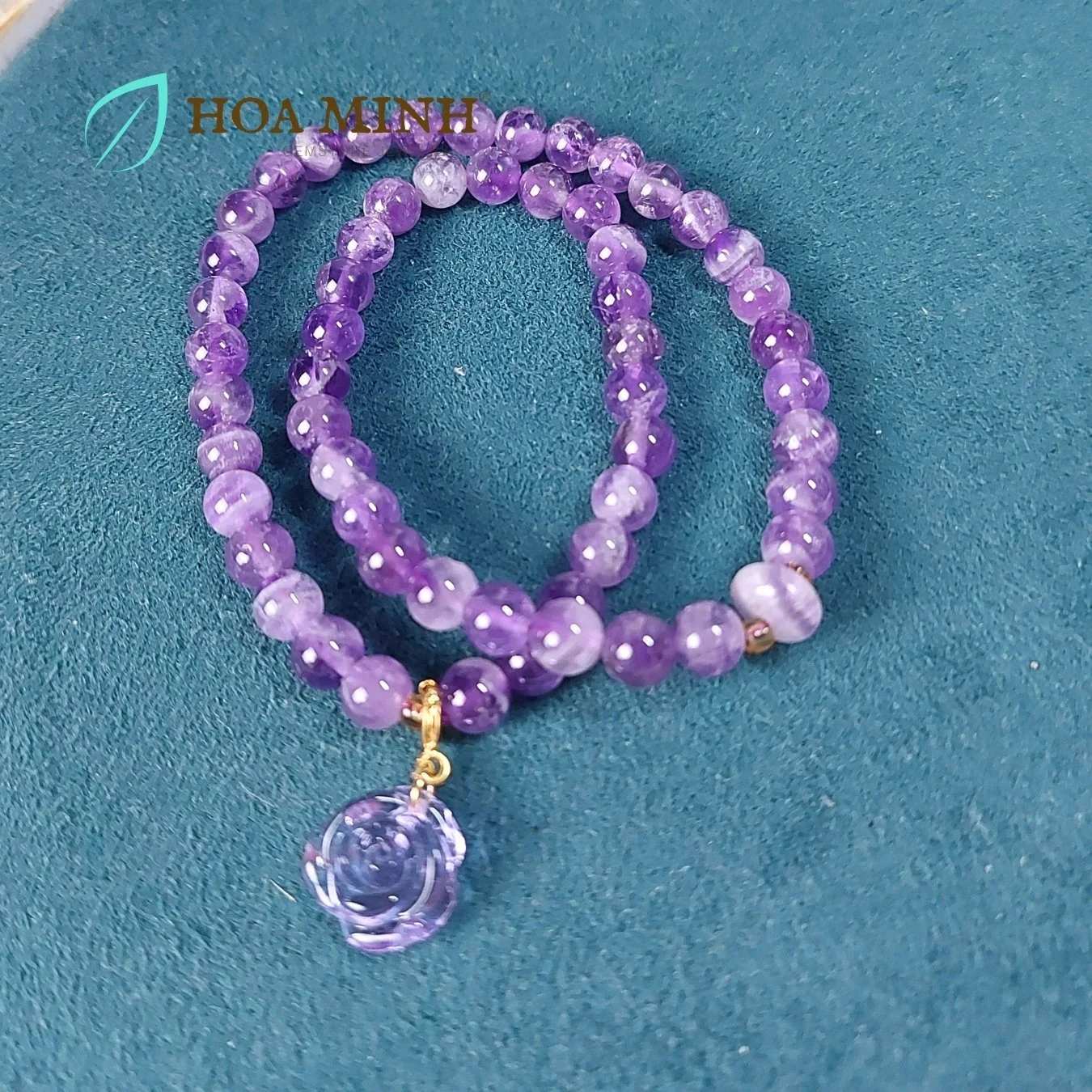 3-vong-tay-quan-2-da-thach-anh-tim-amethyst-tu-nhien-size-hat-6-li-phoi-charm-hoa-hong-banh-xe-thach-anh-tim-thoi-trang-co-dien-hoa-minh-gem.jpg