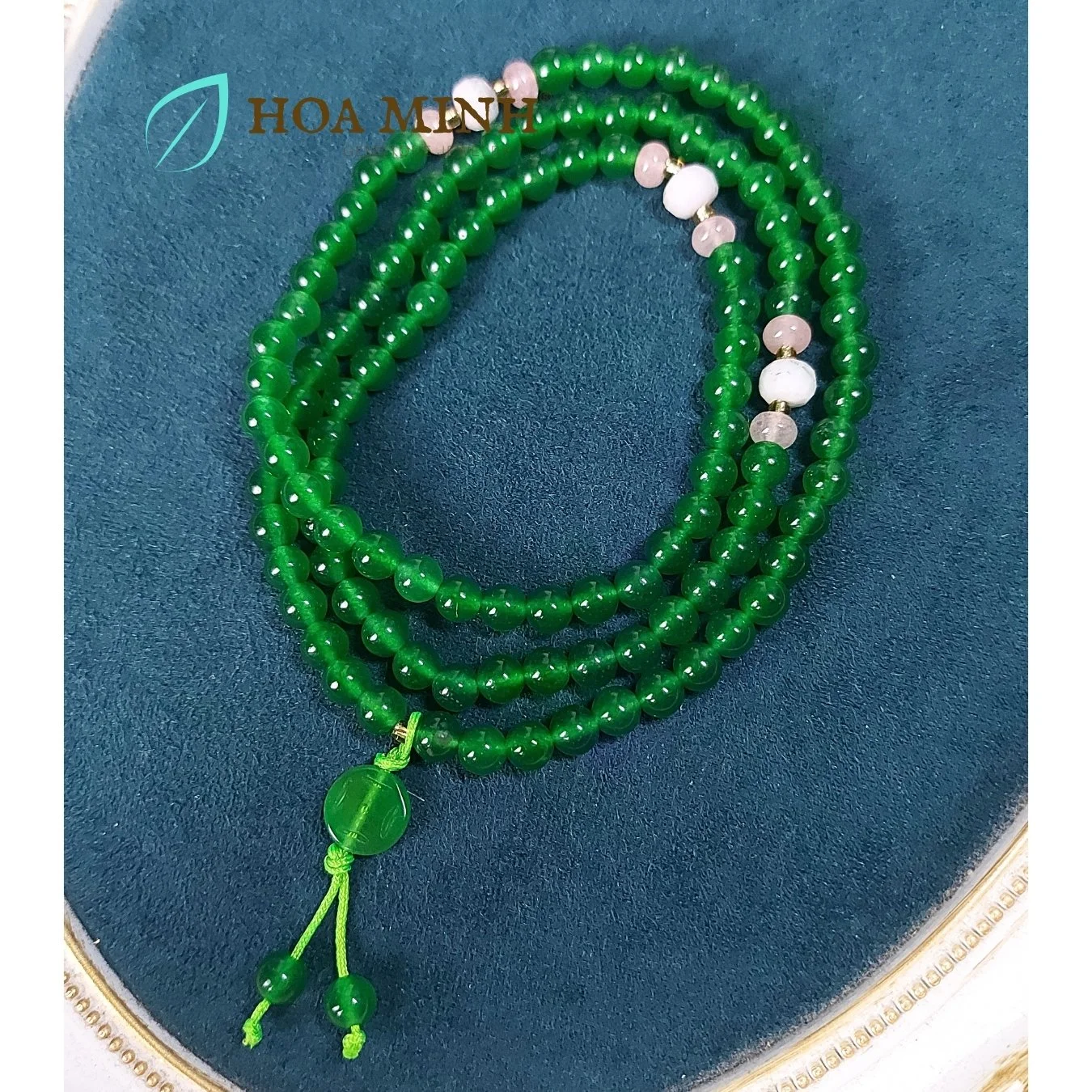 8-vong-tay-108-hat-da-ma-nao-mau-xanh-la-non-size-6-5-li-phoi-charm-kim-tien-xen-ke-vien-banh-xe-thach-anh-chalcedony-hoa-minh-gem.jpg