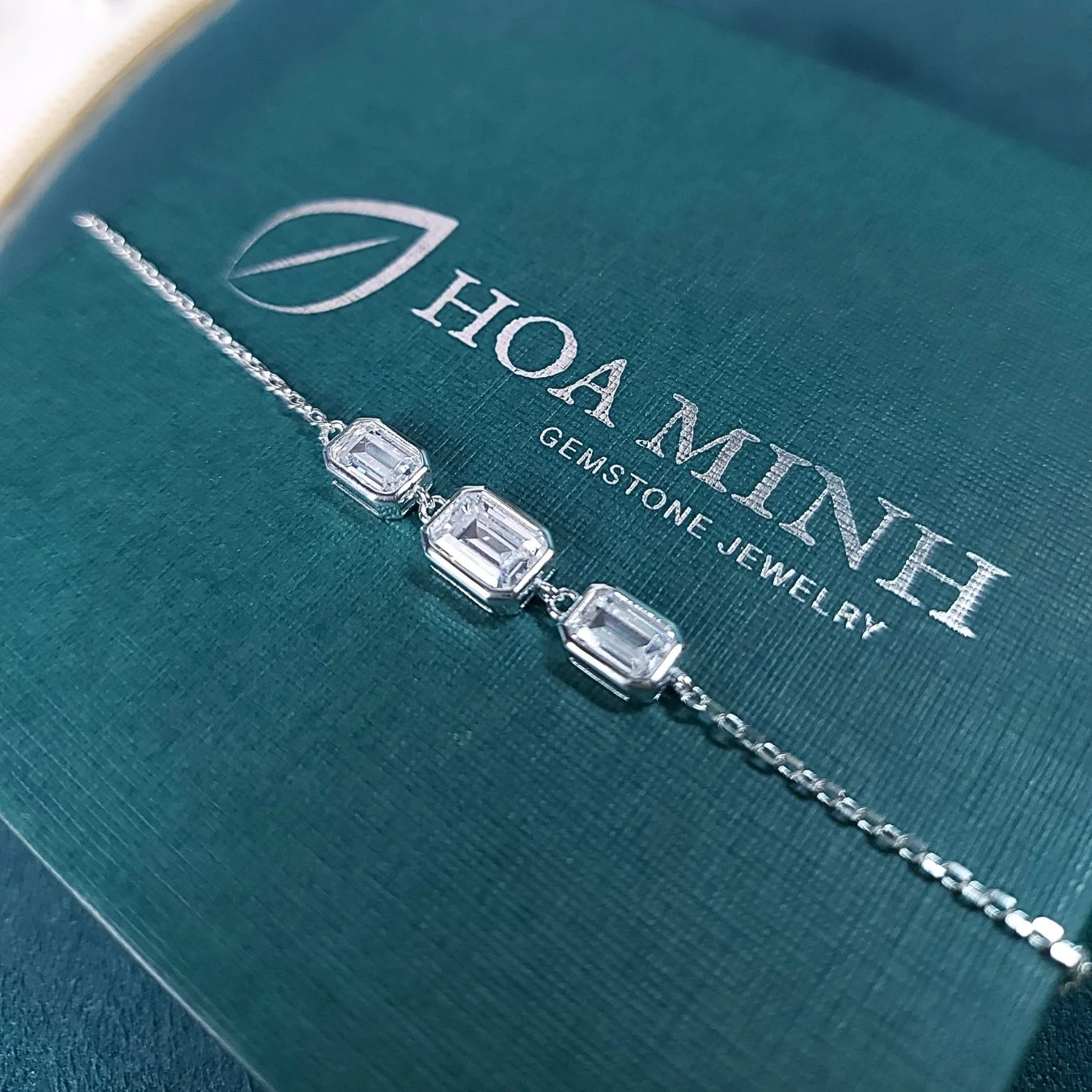 10-lac-tay-lac-nu-hat-vuong-baget-chu-nhat-y-chau-bao-phong-cach-sang-trong-os41903f-hoa-minh-gem.jpg