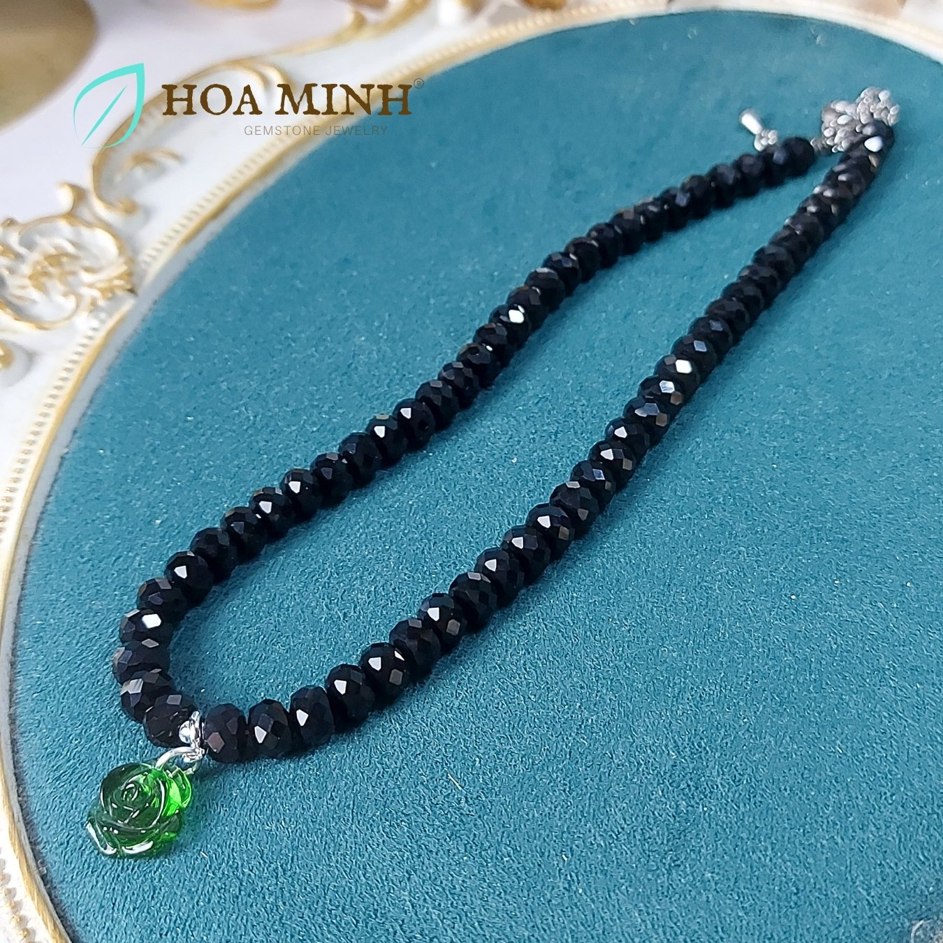8-chuoi-deo-co-choker-da-ma-nao-den-cat-giac-oval-size-7-5-li-phoi-mat-hoa-hong-xanh-doc-dao-thoi-thuong-hoa-minh-gem.jpg