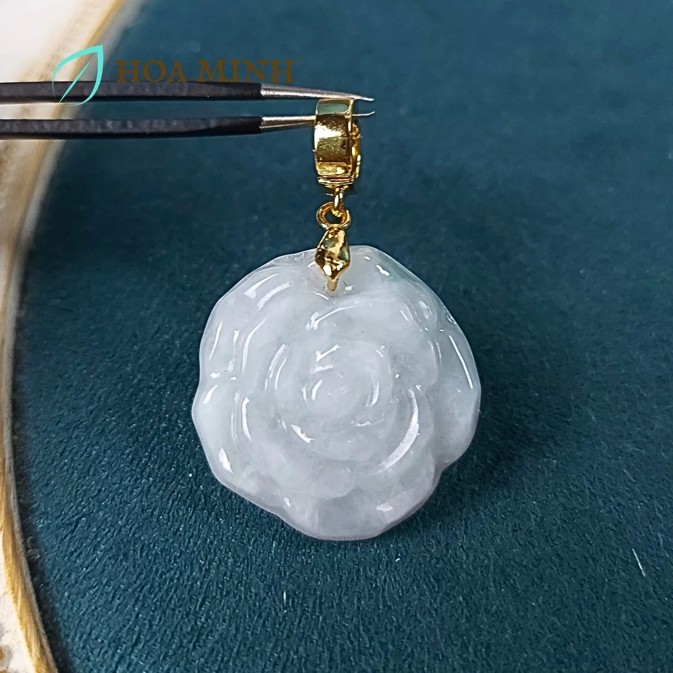 Mặt dây đá Cẩm Thạch trắng đường kính 2.6cm chạm hoa hồng xinh xắn, thời trang