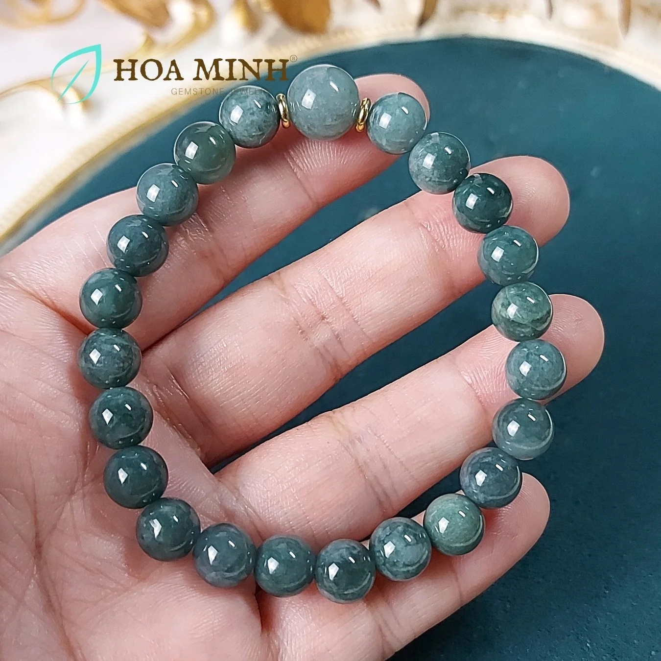 4-vong-tay-ngoc-cam-thach-size-hat-8-li-phoi-banh-xe-xi-vang-khong-ken-menh-phong-cach-co-dien-sang-trong-hoa-minh-gem.jpg