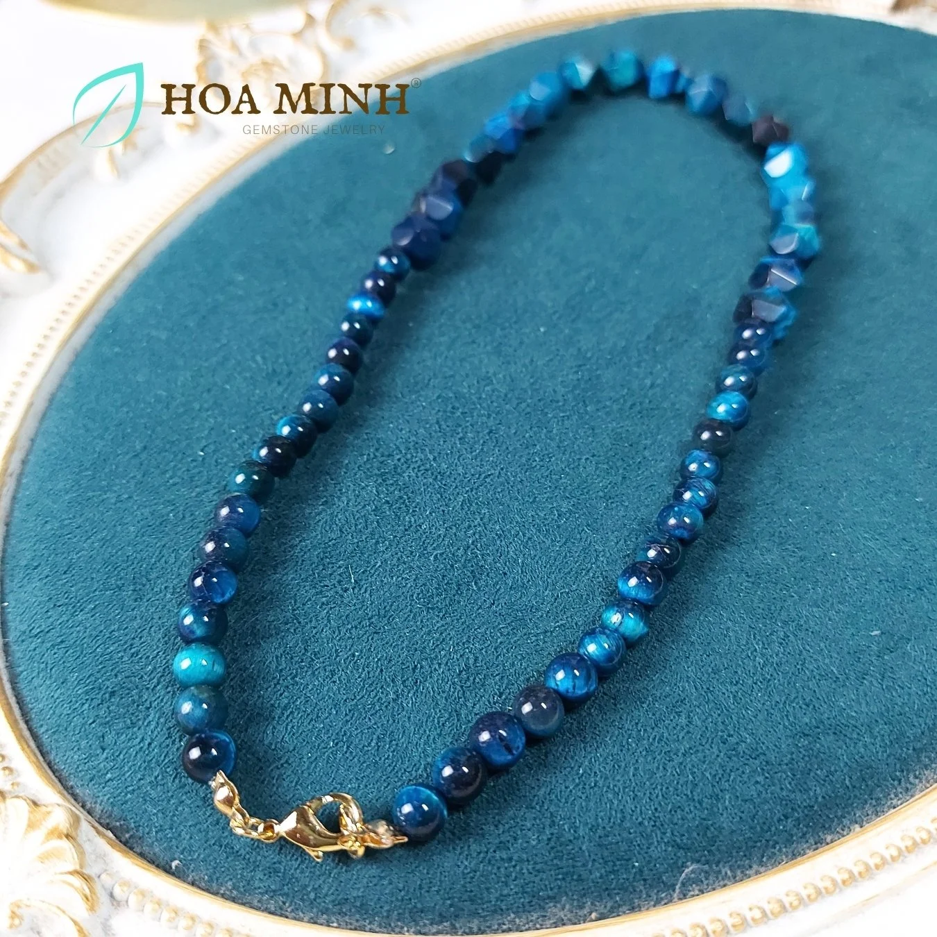 9-chuoi-deo-co-choker-da-mat-ho-mau-xanh-duong-co-xu-ly-kieu-hat-cat-giac-phoi-vien-tron-6-li-9-5-li-phong-cach-doc-dao-sang-trong-hop-menh-thuy-moc-hoa-minh-gem.jpg