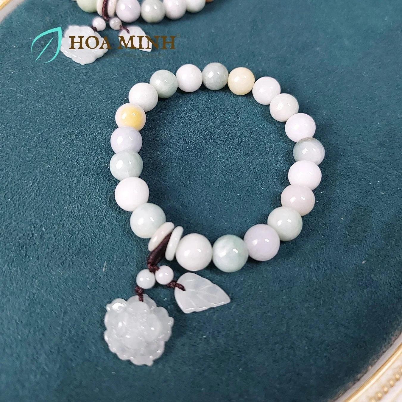 10-vong-tay-da-cam-thach-size-hat-9-5-li-phoi-charm-hoa-sen-binh-an-khong-ken-menh-hoa-minh-gem.jpg