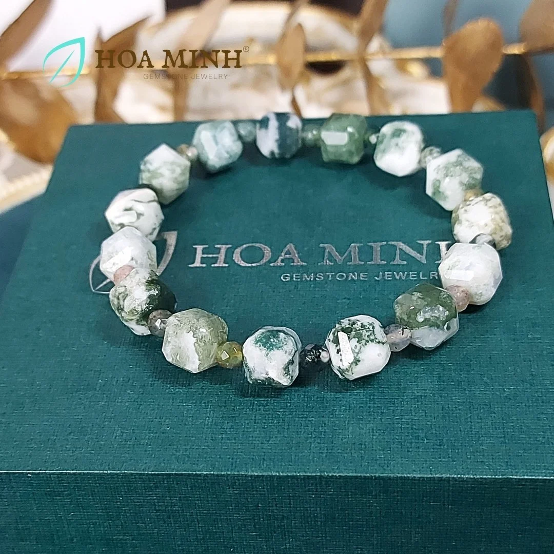 Vòng tay đá Chalcedony hạt vuông cắt giác size 8 li (màu xanh sáng) xen kẽ viên tròn chalcedony độc đáo, thời trang
