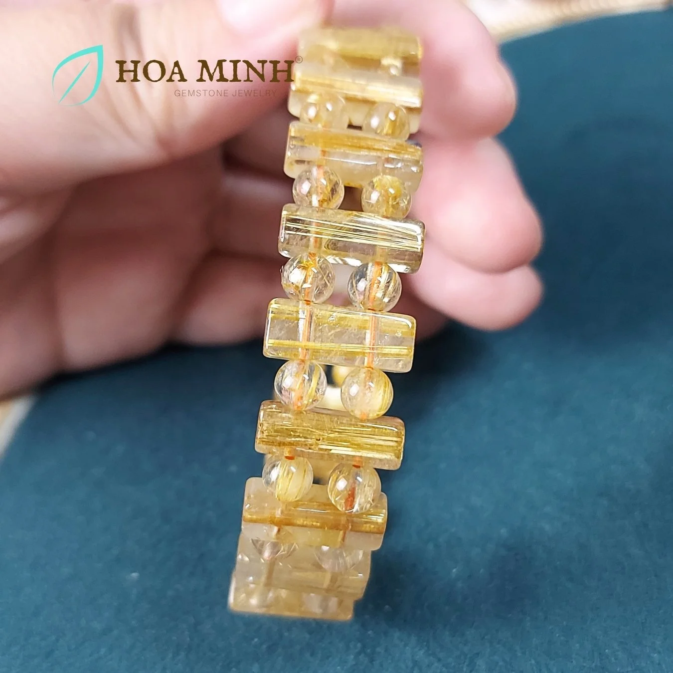 14-vong-tay-da-thach-anh-toc-vang-vvip-tu-nhien-kieu-thanh-tre-5x14-5-li-phoi-vien-tron-toc-vang-6-li-dang-cap-thinh-vuong-hoa-minh-gem.jpg