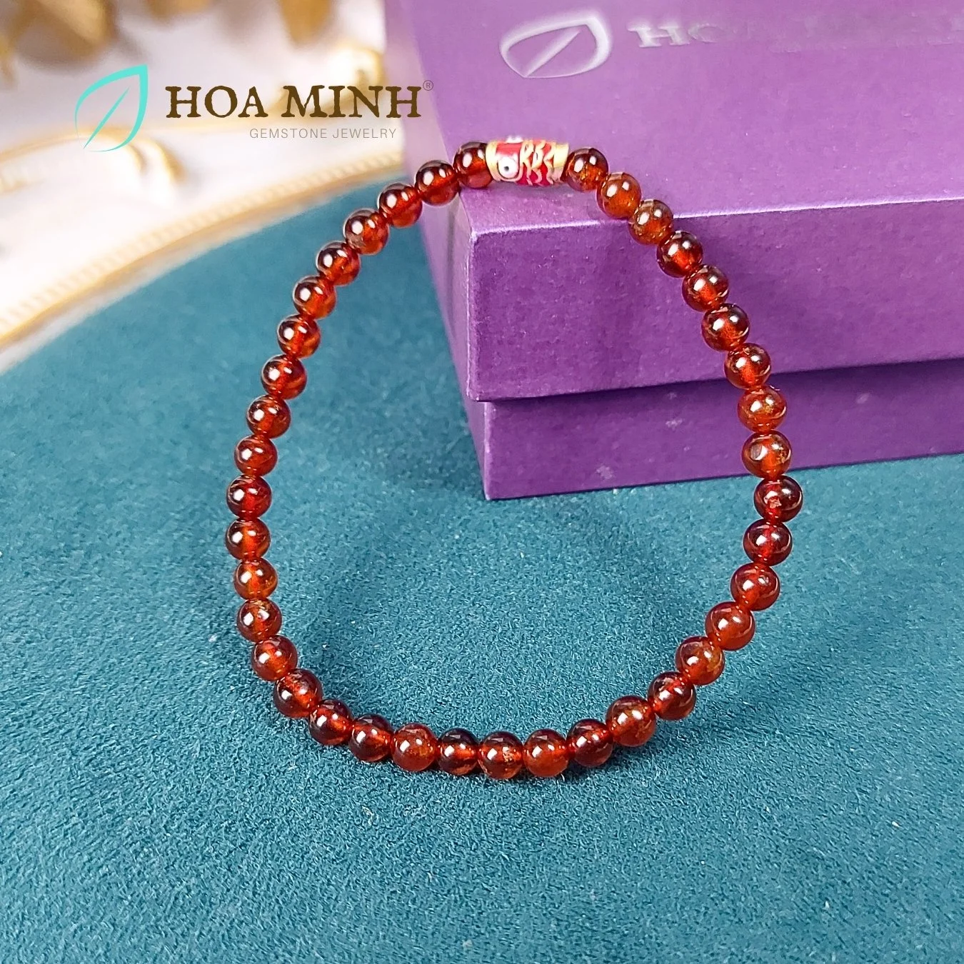 9-vong-tay-da-ngoc-hong-luu-garnet-size-mini-4-7-li-phoi-charm-ca-chep-xo-ngang-may-man-thinh-vuong-hop-menh-hoa-tho-hoa-minh-gem.jpg