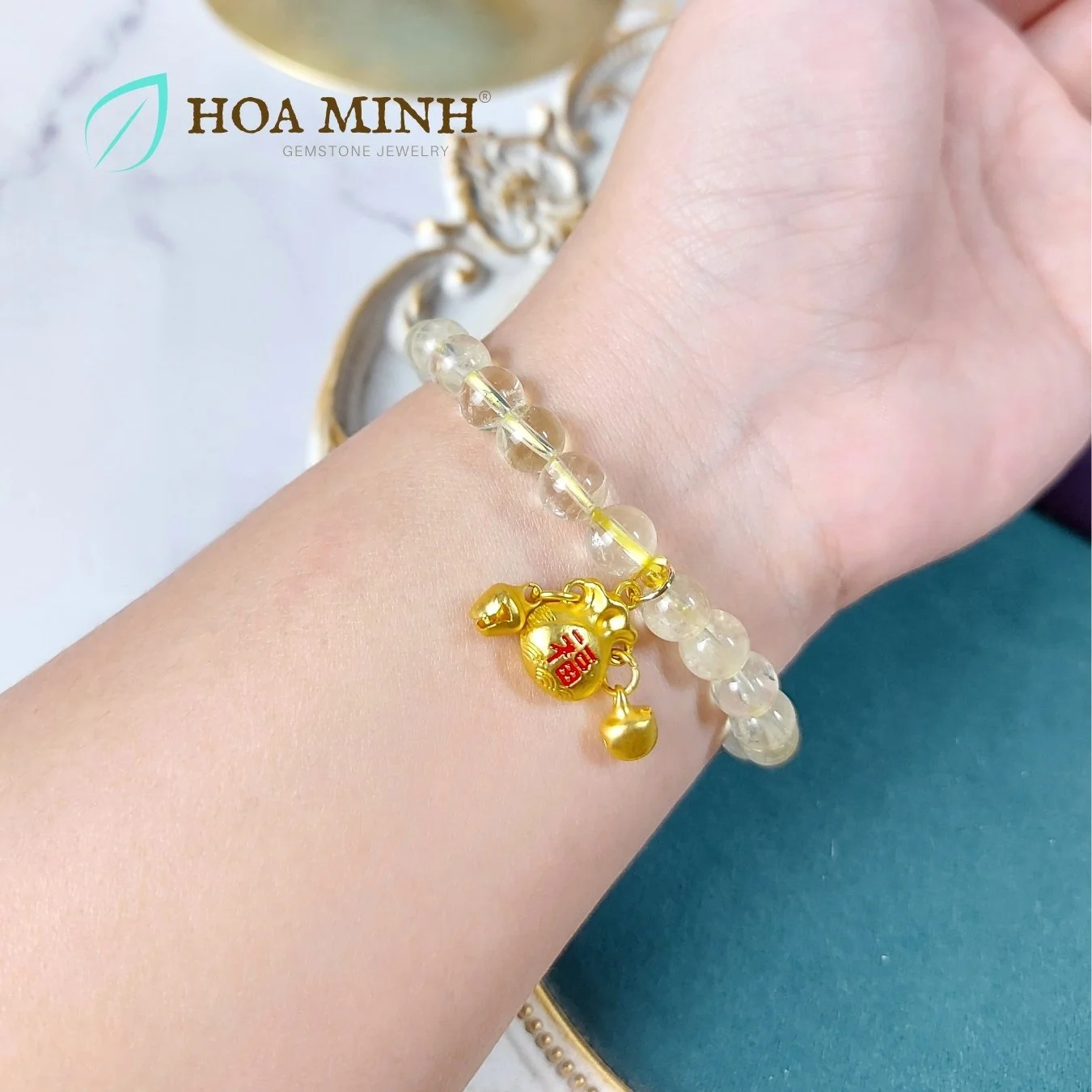 10-vong-tay-thach-anh-vang-chanh-lemon-quartz-size-hat-7-7-li-phoi-charm-treo-tui-tien-chu-phuc-may-man-binh-an-hoa-minh-gem.jpg