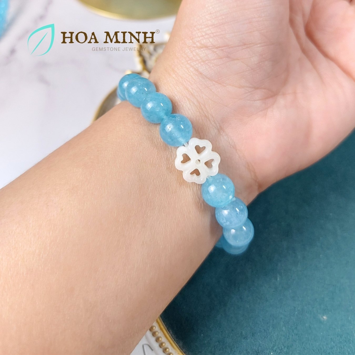 5-vong-tay-da-aquamarine-ngoc-hai-lam-size-hat-10-li-phoi-charm-bach-ngoc-co-4-la-may-man-hop-menh-thuy-moc-kim-hoa-minh-gem.jpg