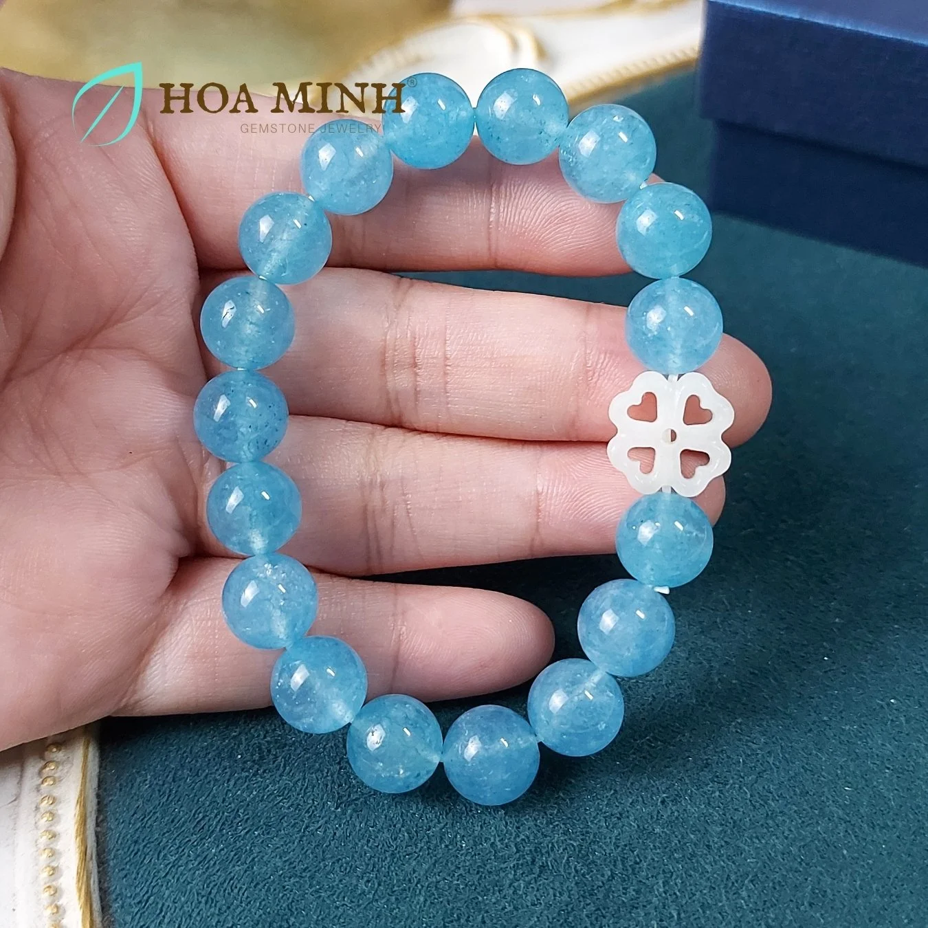 8-vong-tay-da-aquamarine-ngoc-hai-lam-size-hat-10-li-phoi-charm-bach-ngoc-co-4-la-may-man-hop-menh-thuy-moc-kim-hoa-minh-gem.jpg