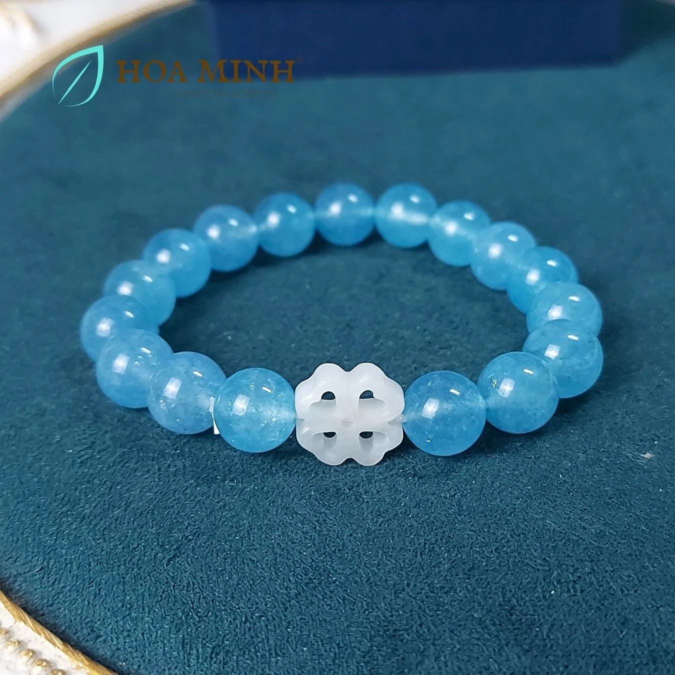 9-vong-tay-da-aquamarine-ngoc-hai-lam-size-hat-10-li-phoi-charm-bach-ngoc-co-4-la-may-man-hop-menh-thuy-moc-kim-hoa-minh-gem.jpg