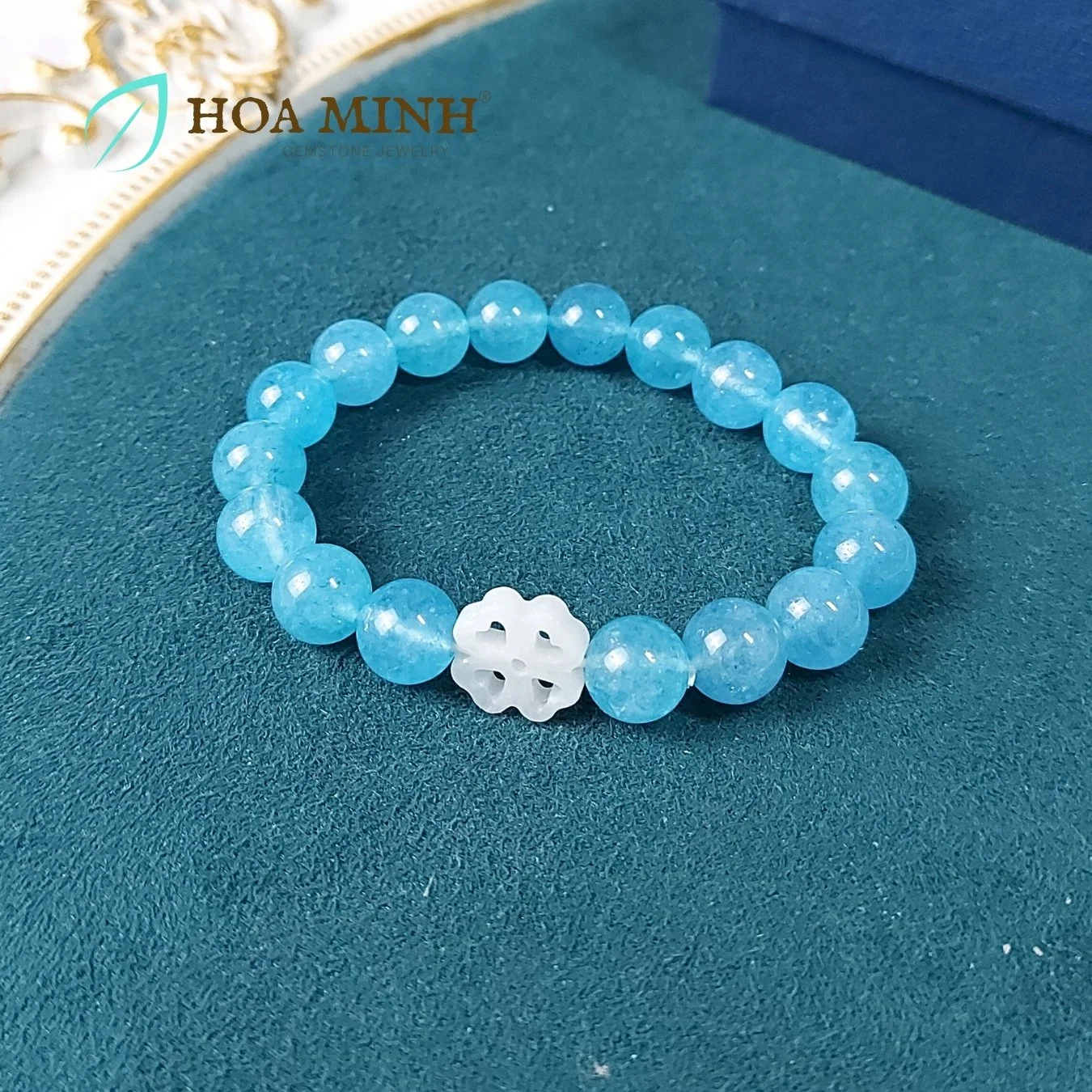 10-vong-tay-da-aquamarine-ngoc-hai-lam-size-hat-10-li-phoi-charm-bach-ngoc-co-4-la-may-man-hop-menh-thuy-moc-kim-hoa-minh-gem.jpg