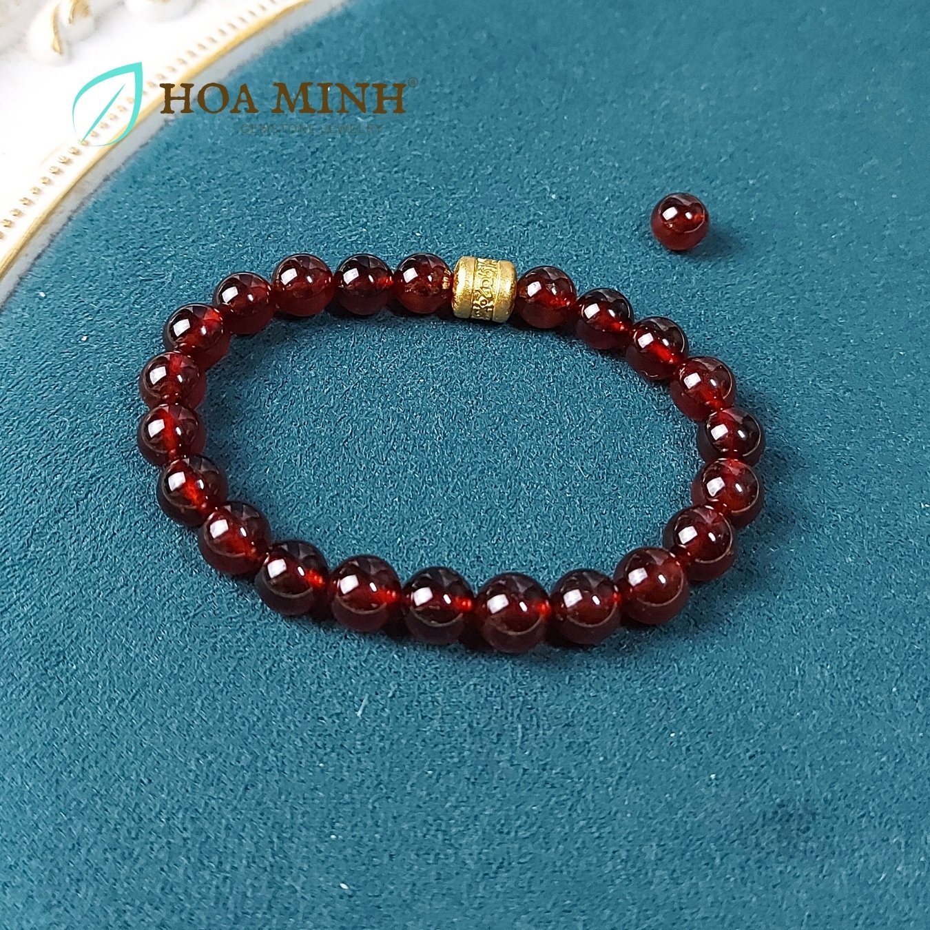 2-vong-tay-da-garnet-ngoc-hong-luu-size-8-li-tu-nhien-phoi-charm-lu-thong-xi-vang-khac-luc-chu-binh-an-hoa-minh-gem.jpg