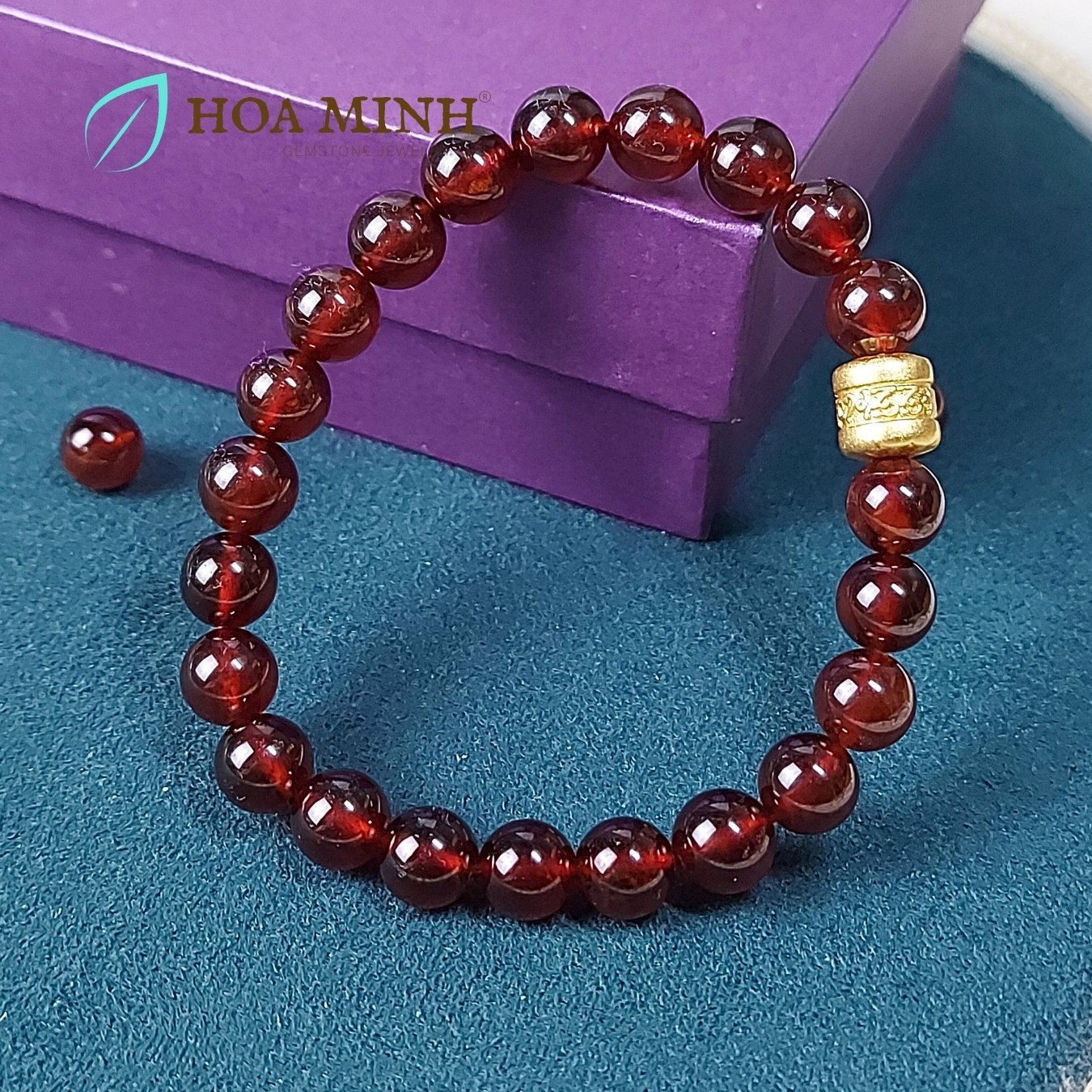 5-vong-tay-da-garnet-ngoc-hong-luu-size-8-li-tu-nhien-phoi-charm-lu-thong-xi-vang-khac-luc-chu-binh-an-hoa-minh-gem.jpg