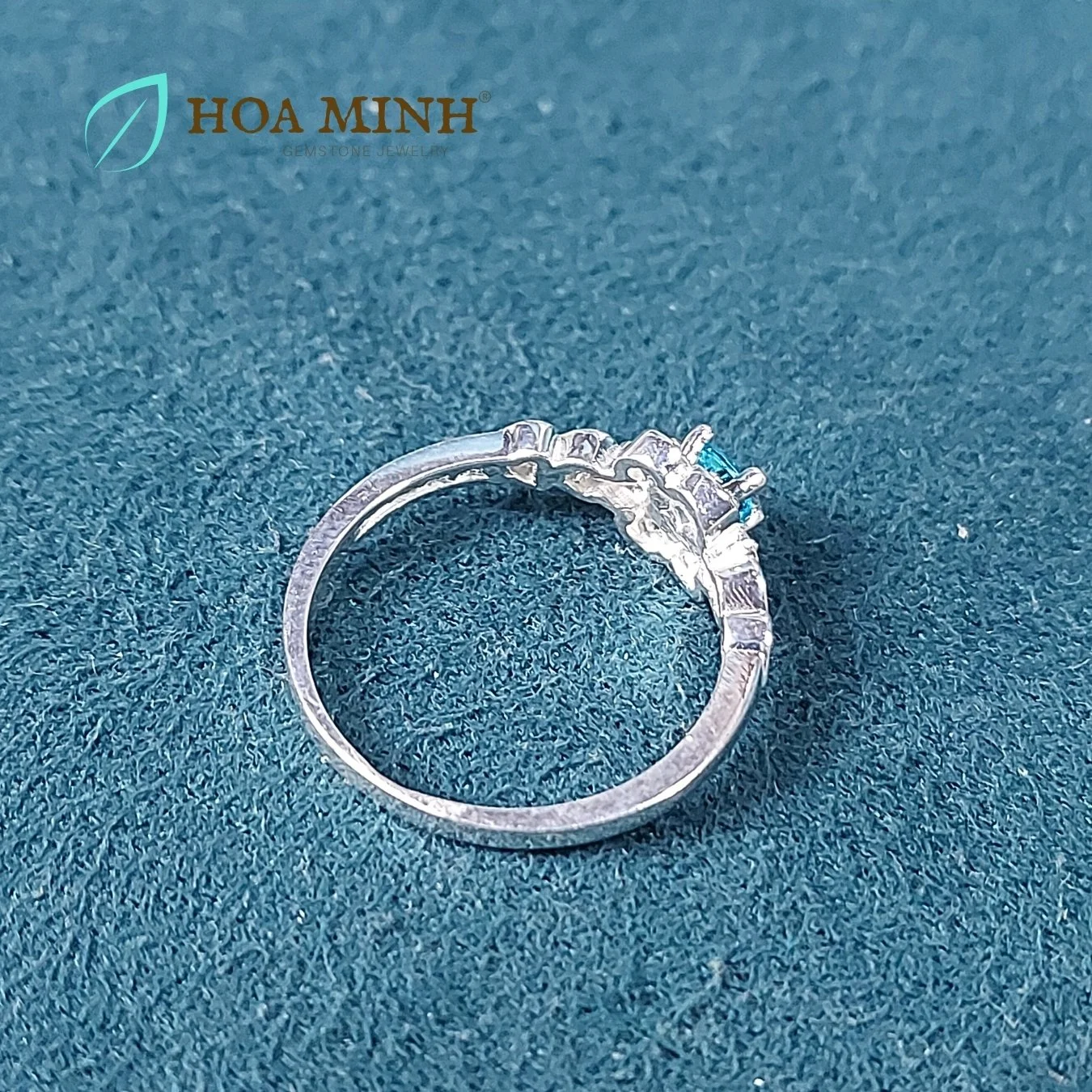 4-nhan-bac-size-mini-size-4-5-len-kieu-hoa-mai-6-canh-tron-dinh-da-boc-vien-chu-da-mau-xanh-la-xanh-duong-os16803f-hoa-minh-gem.jpg
