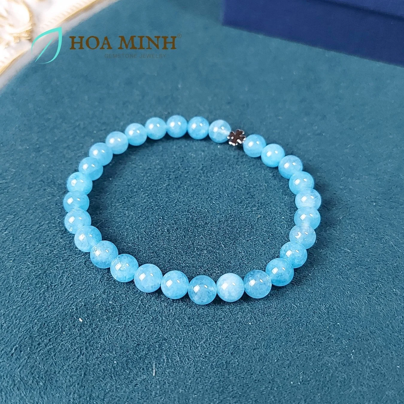 3-vong-tay-phong-thuy-da-aquamarine-size-6-5-li-tu-nhien-phoi-charm-co-4-la-may-man-phong-cach-tieu-thu-thanh-lich-hoa-minh-gem.jpg