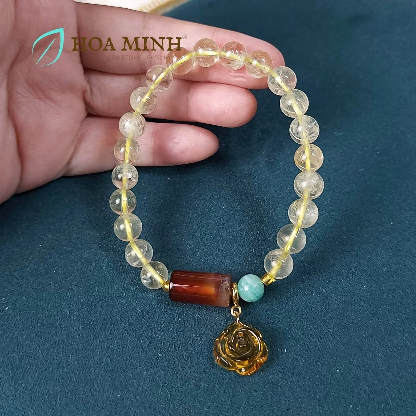 6-vong-tay-thach-anh-vang-chanh-lemon-quartz-tu-nhien-7-7-li-phoi-charm-treo-hoa-hong-lu-thong-ma-nao-dreamy-tre-trung-xinh-xan-hoa-minh-gem.jpg