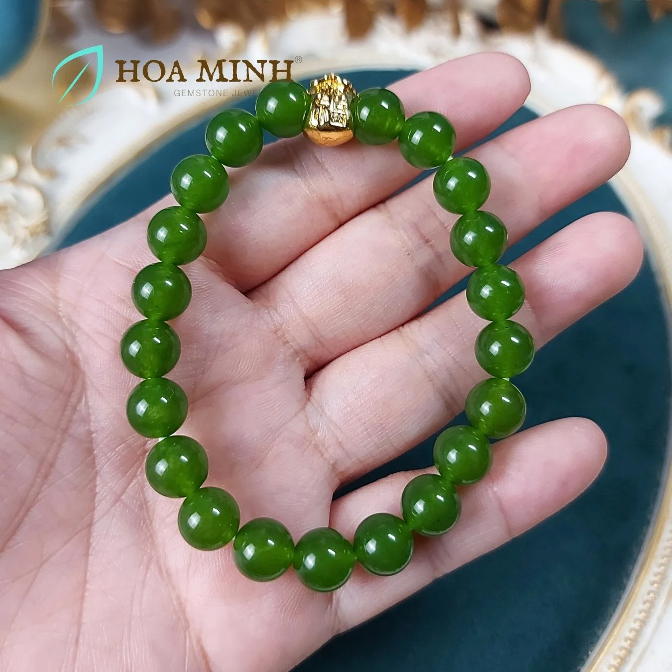 5-vong-tay-phong-thuy-da-ma-nao-mau-xanh-ngoc-size-hat-8-li-phoi-charm-xi-vang-phong-cach-sang-trong-thoi-trang-hoa-minh-gem.jpg