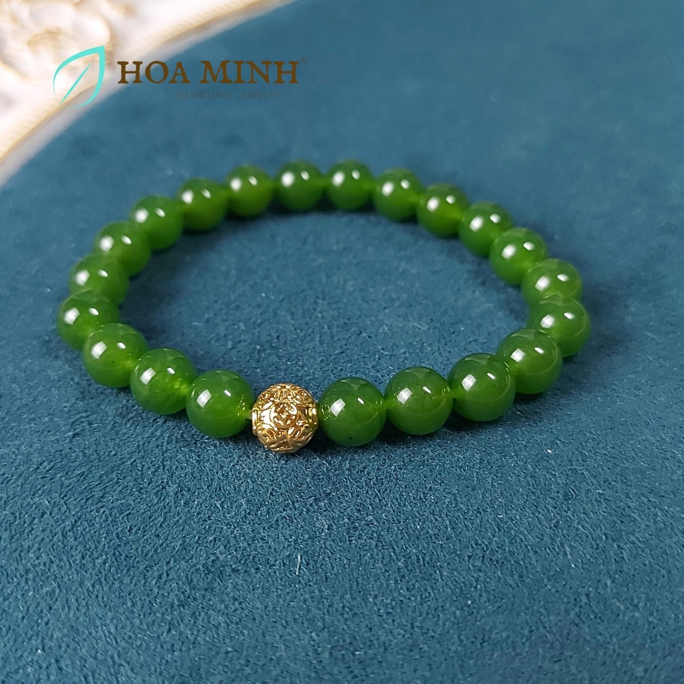 7-vong-tay-phong-thuy-da-ma-nao-mau-xanh-ngoc-size-hat-8-li-phoi-charm-xi-vang-phong-cach-sang-trong-thoi-trang-hoa-minh-gem.jpg