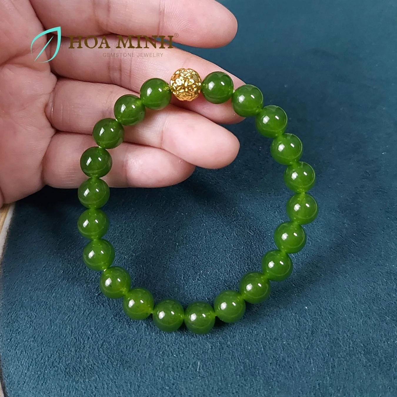 8-vong-tay-phong-thuy-da-ma-nao-mau-xanh-ngoc-size-hat-8-li-phoi-charm-xi-vang-phong-cach-sang-trong-thoi-trang-hoa-minh-gem.jpg