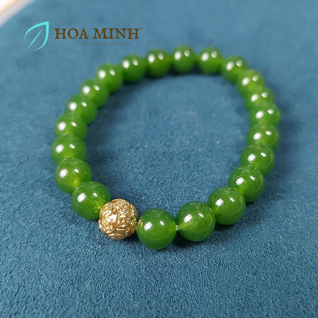 13-vong-tay-phong-thuy-da-ma-nao-mau-xanh-ngoc-size-hat-8-li-phoi-charm-xi-vang-phong-cach-sang-trong-thoi-trang-hoa-minh-gem.jpg