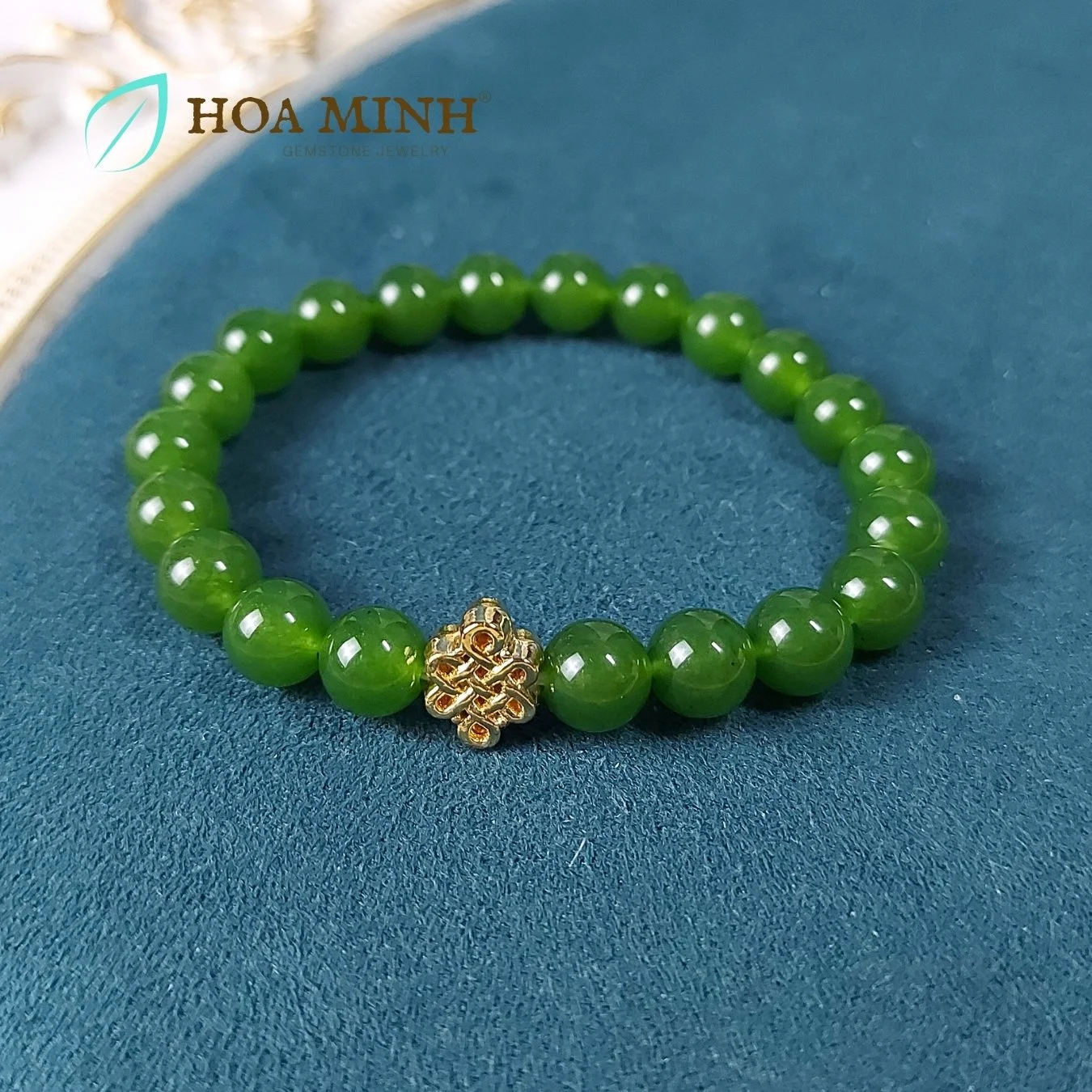 17-vong-tay-phong-thuy-da-ma-nao-mau-xanh-ngoc-size-hat-8-li-phoi-charm-xi-vang-phong-cach-sang-trong-thoi-trang-hoa-minh-gem.jpg