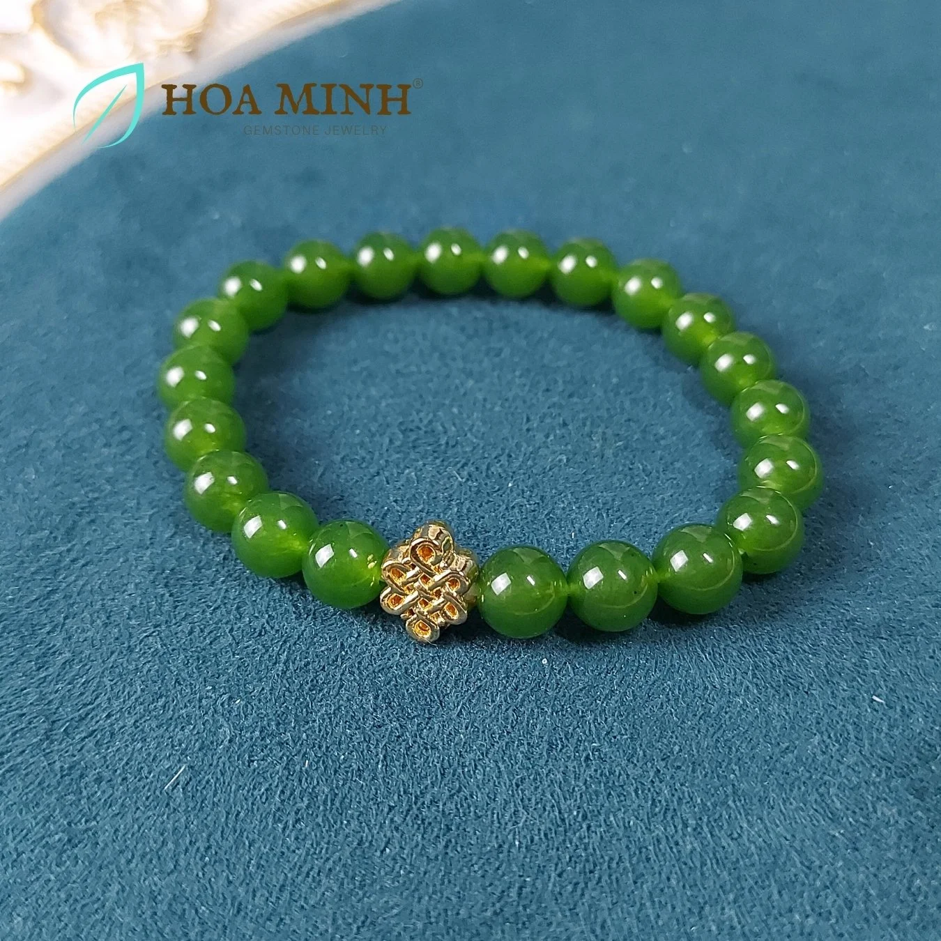 18-vong-tay-phong-thuy-da-ma-nao-mau-xanh-ngoc-size-hat-8-li-phoi-charm-xi-vang-phong-cach-sang-trong-thoi-trang-hoa-minh-gem.jpg