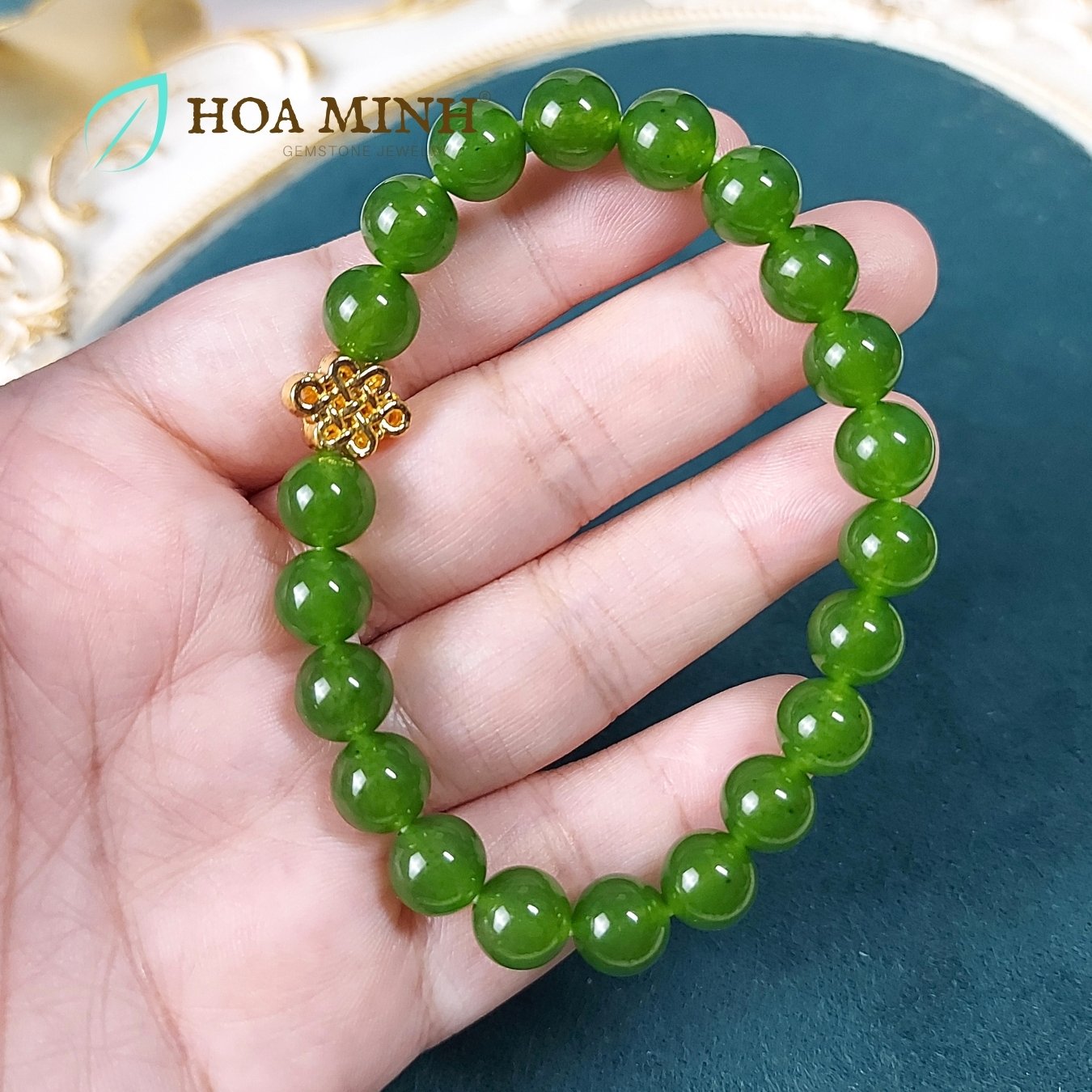 19-vong-tay-phong-thuy-da-ma-nao-mau-xanh-ngoc-size-hat-8-li-phoi-charm-xi-vang-phong-cach-sang-trong-thoi-trang-hoa-minh-gem.jpg