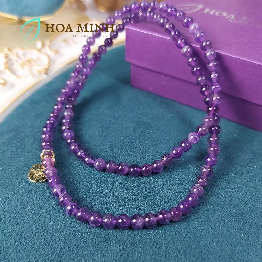 11-vong-chuoi-108-hat-da-thach-anh-tim-amethyst-tu-nhien-size-hat-5-5-li-phoi-charm-bac-xi-vang-hinh-la-ban-cao-cap-hoa-minh-gem.jpg