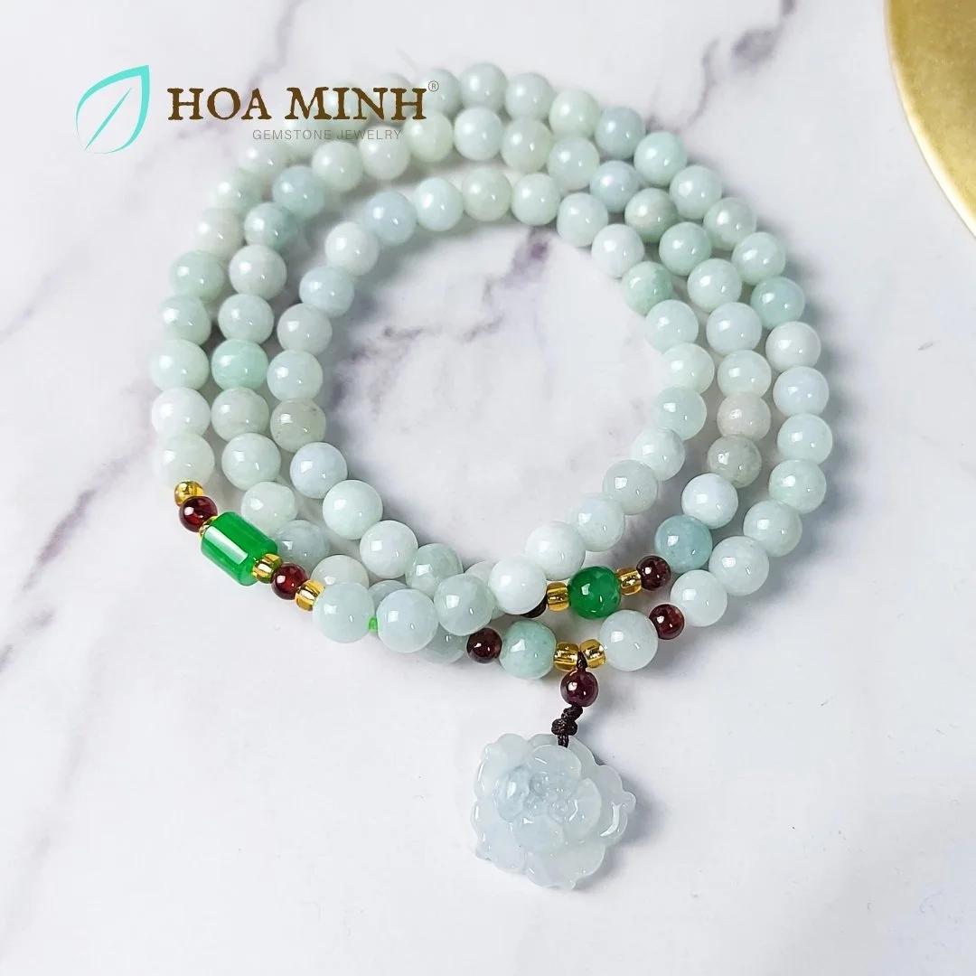 Vòng chuỗi quấn 3 đá ngọc Cẩm Thạch trắng size 6 li phối charm đá hoa sen phong cách thanh lịch, khiêm cung