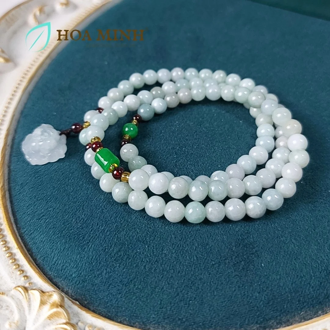 5-vong-chuoi-quan-3-da-ngoc-cam-thach-trang-size-6-li-phoi-charm-da-hoa-sen-phong-cach-thanh-lich-khiem-cung-khong-ken-menh-hoa-minh-gem.jpg
