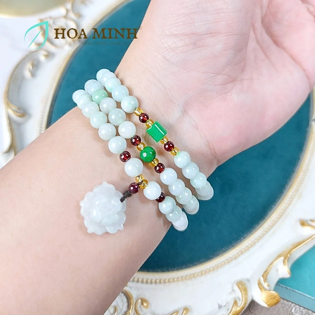 7-vong-chuoi-quan-3-da-ngoc-cam-thach-trang-size-6-li-phoi-charm-da-hoa-sen-phong-cach-thanh-lich-khiem-cung-khong-ken-menh-hoa-minh-gem.jpg