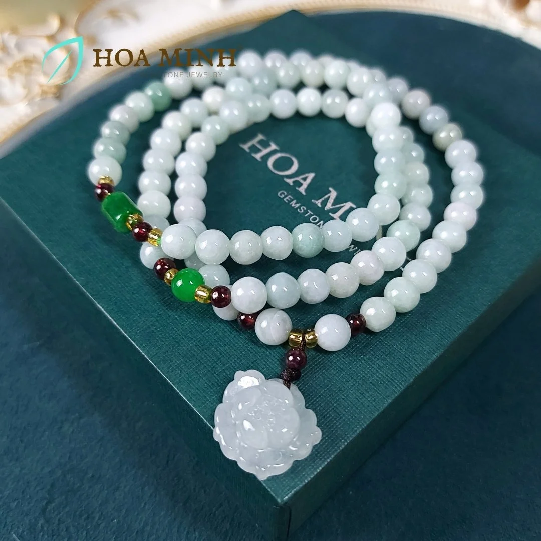 8-vong-chuoi-quan-3-da-ngoc-cam-thach-trang-size-6-li-phoi-charm-da-hoa-sen-phong-cach-thanh-lich-khiem-cung-khong-ken-menh-hoa-minh-gem.jpg
