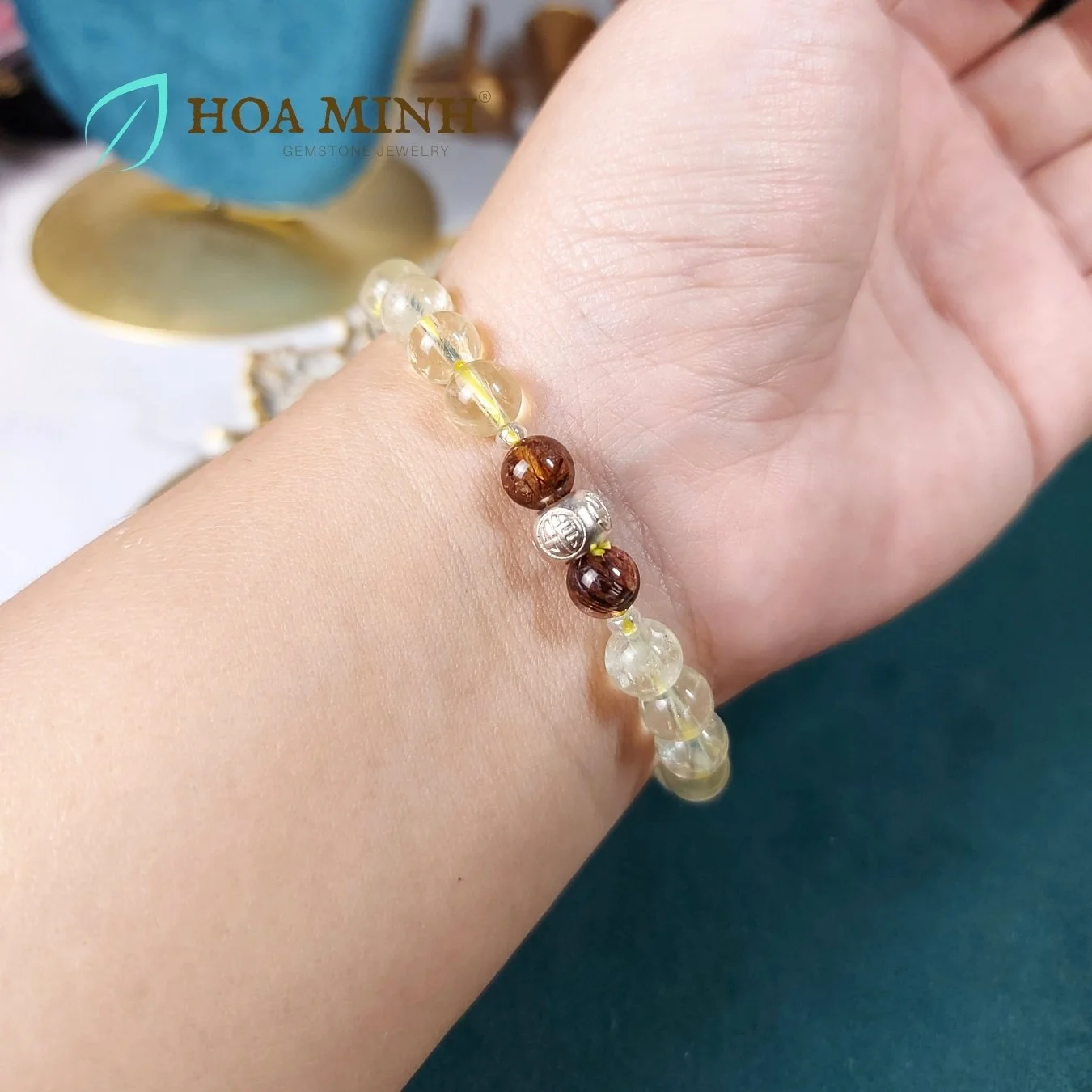6-vong-tay-da-thach-anh-lemon-quartz-size-hat-7-7mm-phoi-charm-bi-bac-chu-phuc-vien-thach-anh-toc-nau-do-sang-trong-hoa-minh-gem.jpg