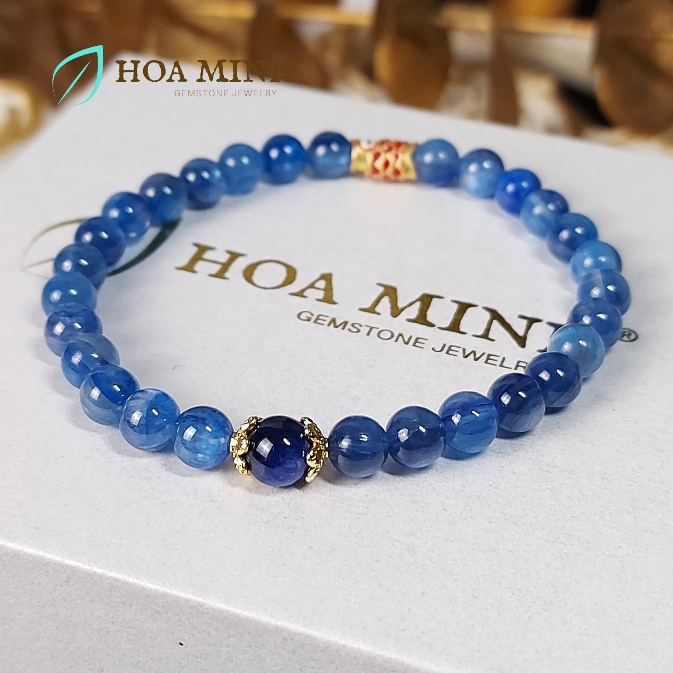 Vòng tay đá Kyanite VIP (sapphia nước) tự nhiên size mini 5.8 li phối charm ốp hoa, charm cá chép xỏ ngang xinh xắn