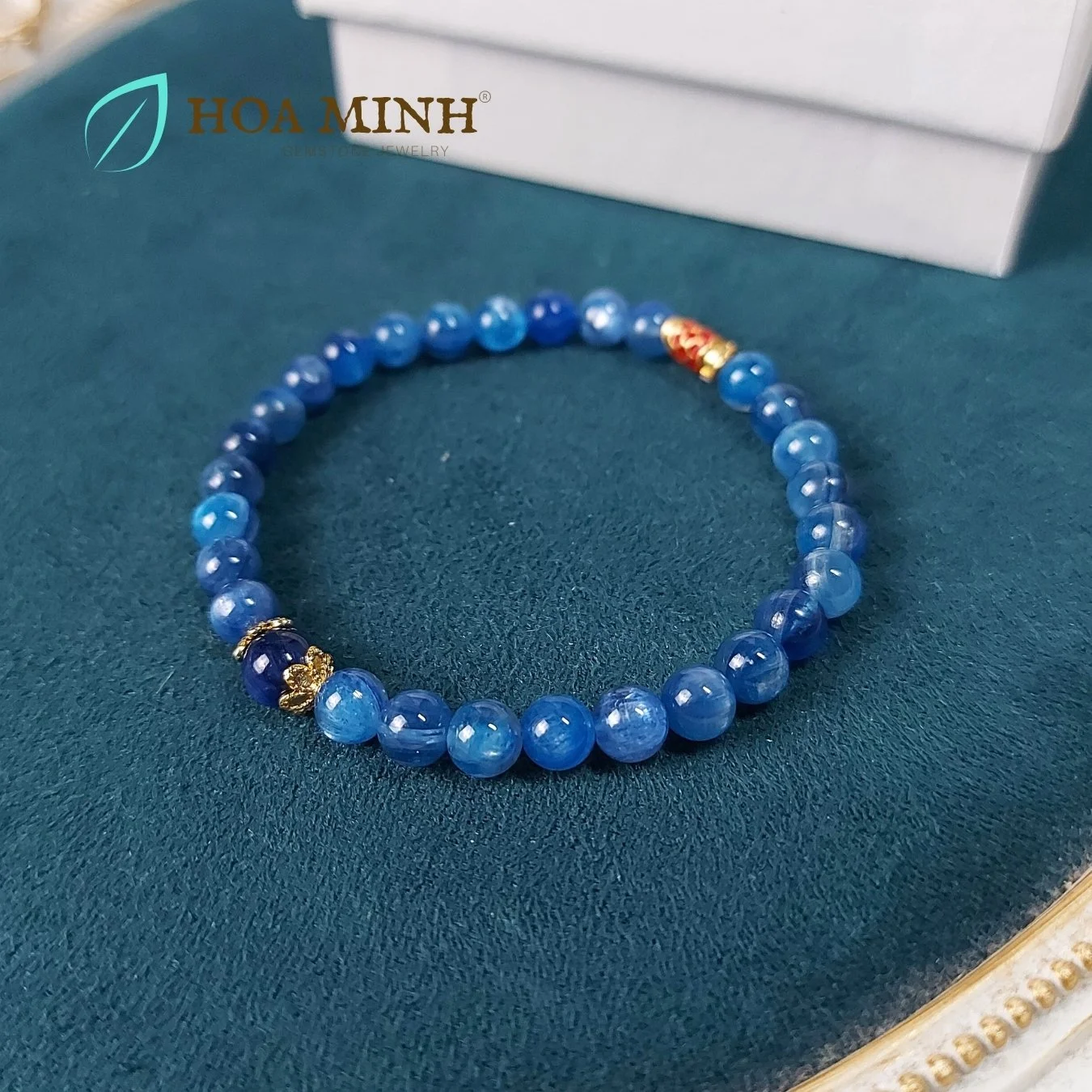 8-vong-tay-da-kyanite-vip-sapphia-nuoc-tu-nhien-size-mini-5-8-li-phoi-charm-op-hoa-charm-ca-chep-xo-ngang-xinh-xan-hoa-minh-gem.jpg