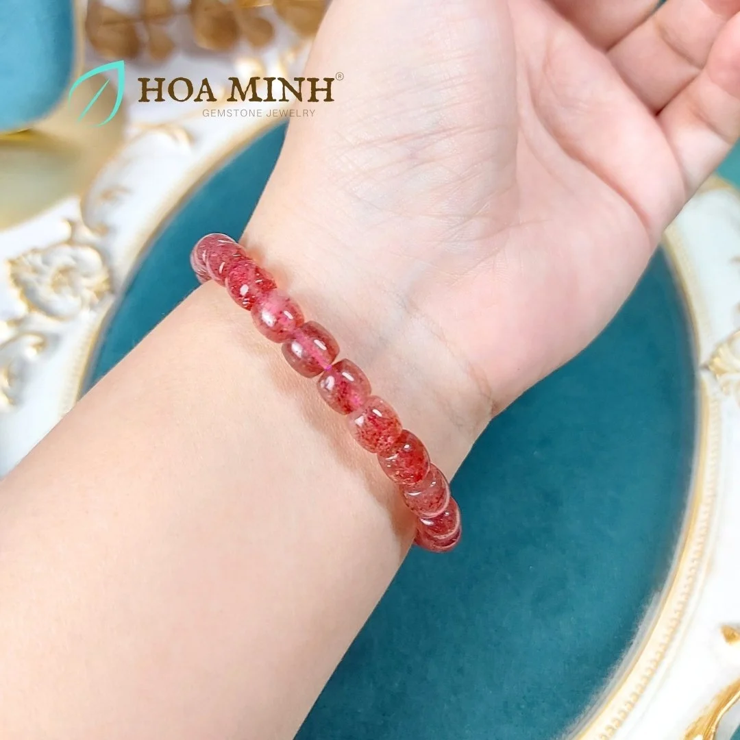 4-vong-tay-da-thach-anh-dau-hong-do-kieu-hat-vuong-size-7-5-li-phong-cach-thoi-trang-sang-trong-hoa-minh-gem.jpg