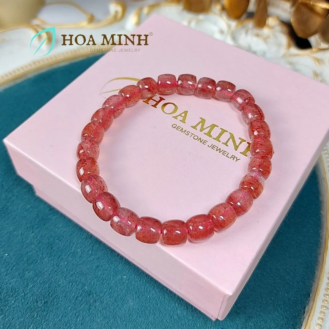 5-vong-tay-da-thach-anh-dau-hong-do-kieu-hat-vuong-size-7-5-li-phong-cach-thoi-trang-sang-trong-hoa-minh-gem.jpg