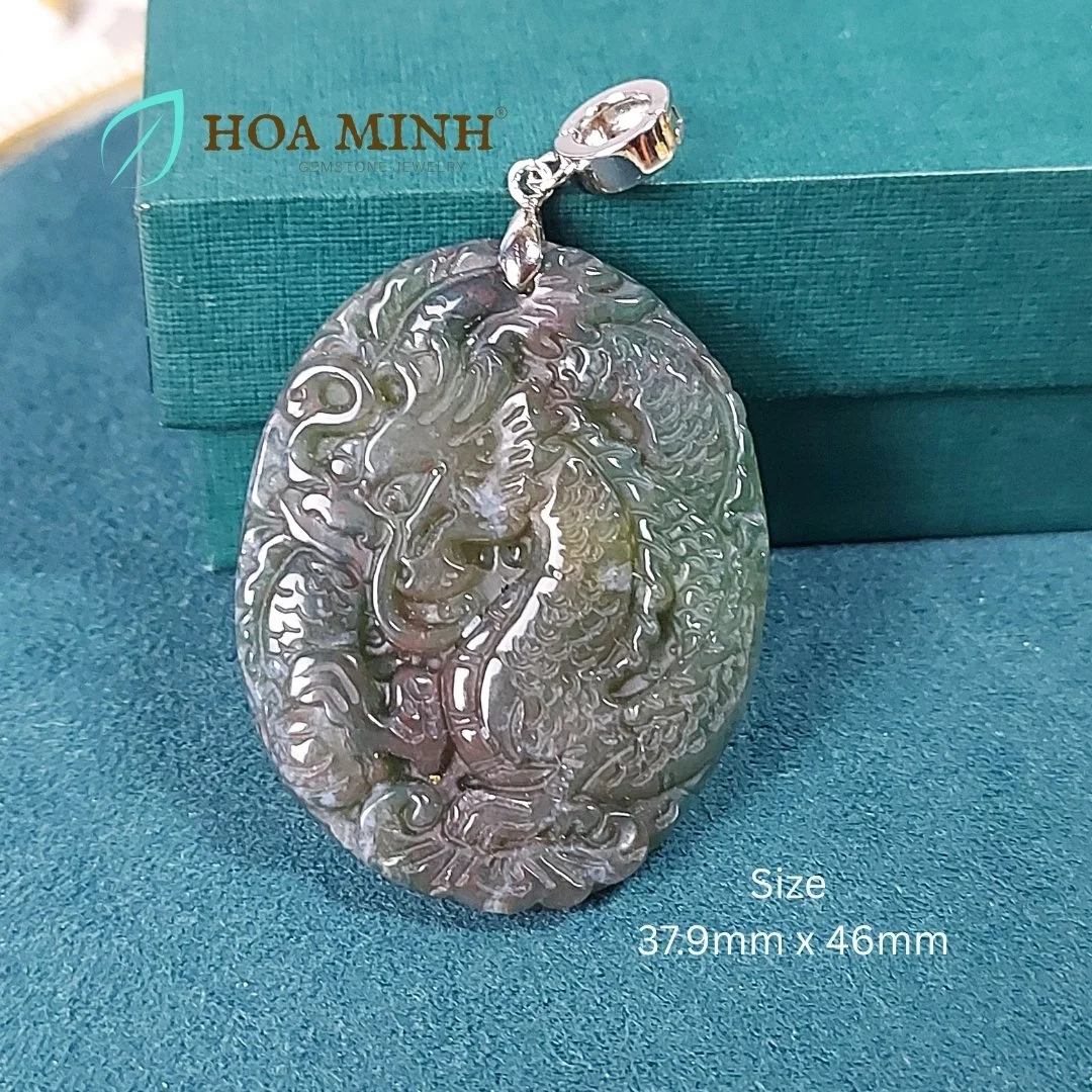 Mặt dây chuyền đá Chalcedony xanh oval chạm khắc hình rồng size 37.9mm x 46mm tinh xảo, phong thủy vượng tài