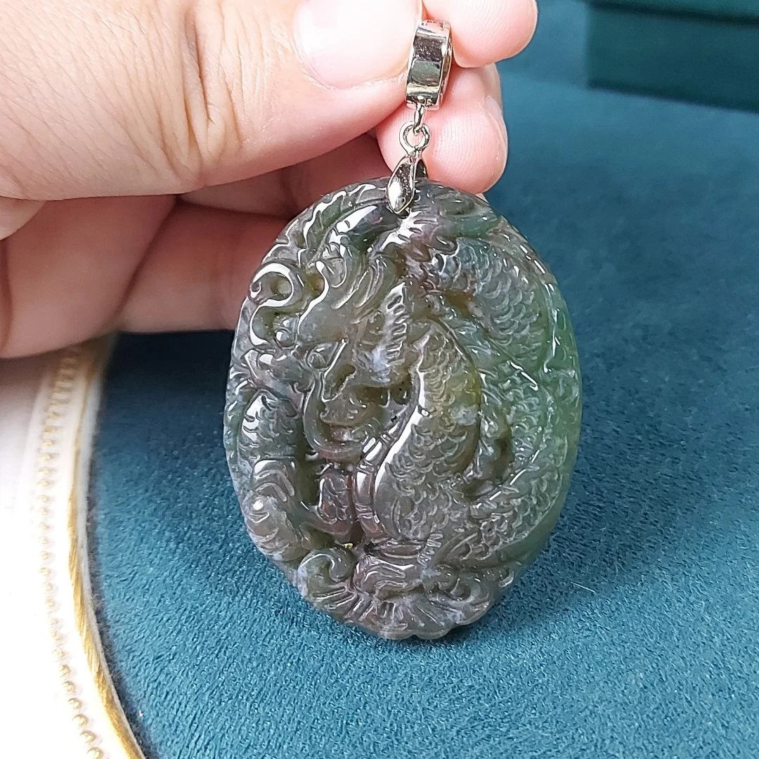 8-mat-day-chuyen-da-chalcedony-xanh-oval-cham-khac-hinh-rong-size-37-9mm-x-46mm-tinh-xao-phong-thuy-vuong-tai-hoa-minh-gem.jpg