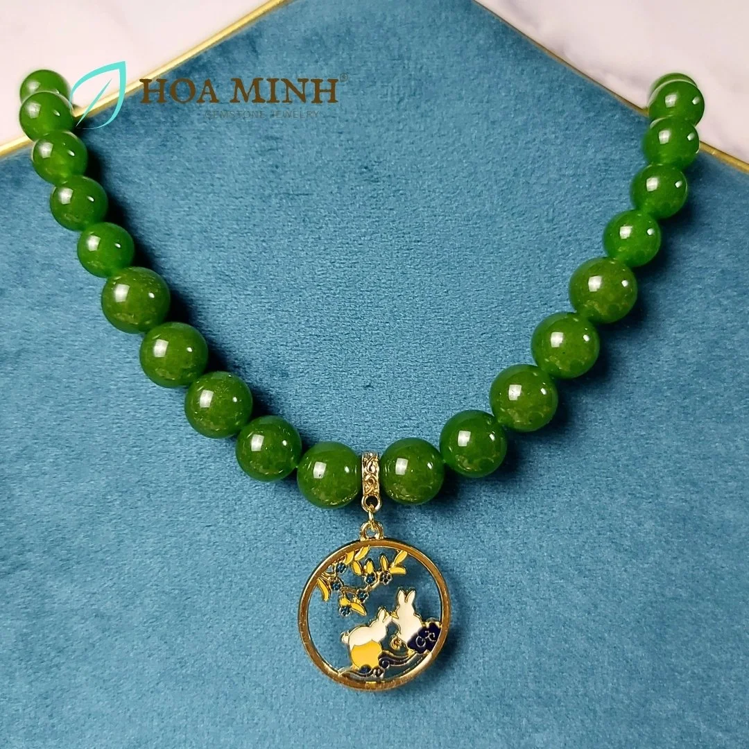 Chuỗi đeo cổ đá Mã Não màu xanh ngọc bích size hạt từ 8 li đến 11.8 li phối mặt dây phong cảnh xinh đẹp, thời trang