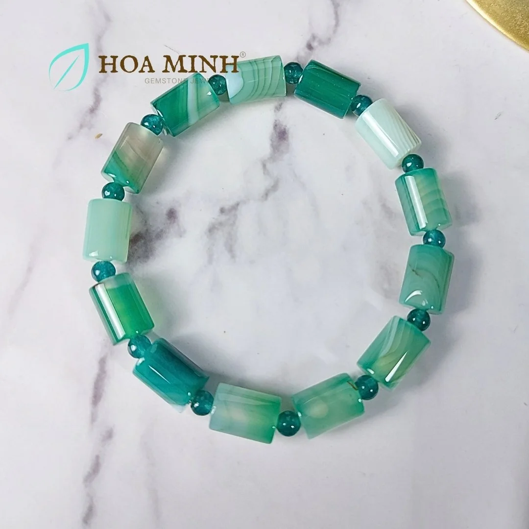 Vòng tay phong thủy đá Mã Não màu xanh lá có vân kiểu lu thống size 8x11.8mm phối xen kẽ viên tròn 4mm thời trang độc bản
