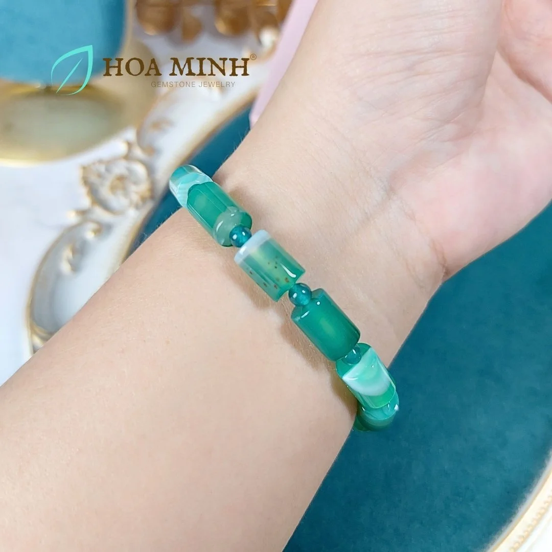 6-vong-tay-phong-thuy-da-ma-nao-mau-xanh-la-co-van-kieu-lu-thong-size-8x11-8mm-phoi-xen-ke-vien-tron-4mm-thoi-trang-doc-ban-hoa-minh-gem.jpg