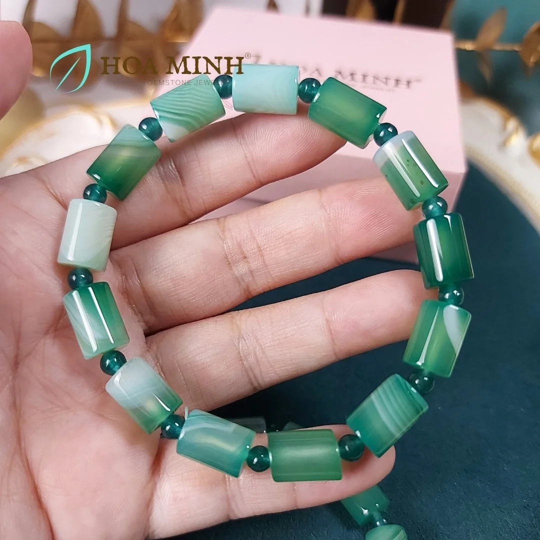 8-vong-tay-phong-thuy-da-ma-nao-mau-xanh-la-co-van-kieu-lu-thong-size-8x11-8mm-phoi-xen-ke-vien-tron-4mm-thoi-trang-doc-ban-hoa-minh-gem.jpg