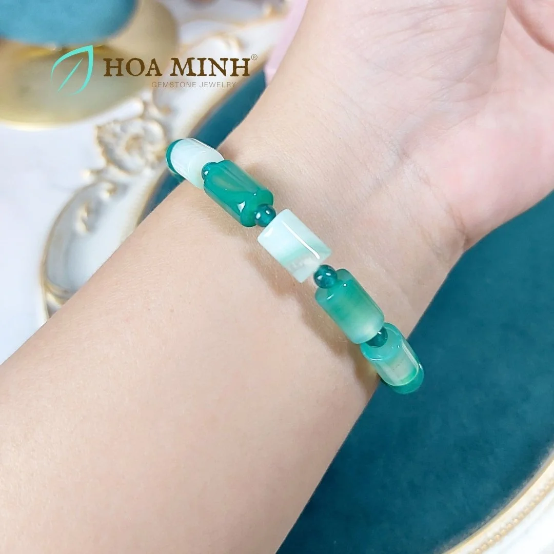 11-vong-tay-phong-thuy-da-ma-nao-mau-xanh-la-co-van-kieu-lu-thong-size-8x11-8mm-phoi-xen-ke-vien-tron-4mm-thoi-trang-doc-ban-hoa-minh-gem.jpg
